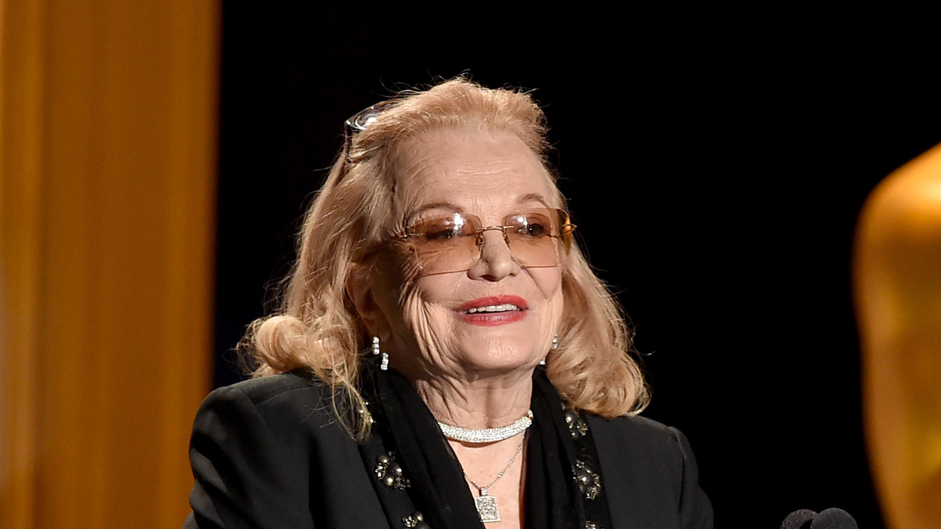 Gena Rowlands est décédée à 94 ans après la bataille de la star de The Notebook contre la maladie d’Alzheimer et a été « entourée de sa famille » dans ses derniers jours