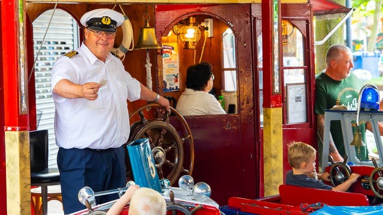 Geert Eeringa dans son moulin à bateaux (photo : Gabor Heeres/SQ Vision).