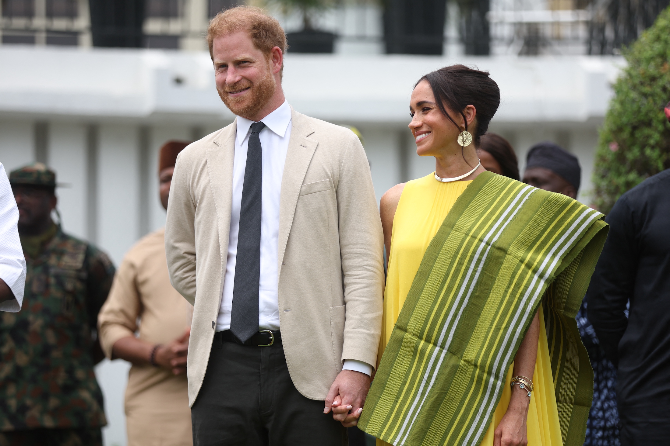 Ce n’est pas une bonne chose pour Harry et Meghan. La nouvelle série Netflix est reportée à 2025 et des menaces de mines cachées arrivent de Colombie pour leur tournée "faux Royal"