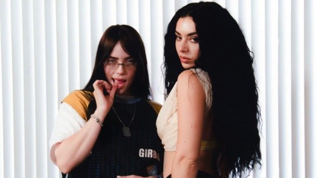 Charli XCX, Billie Eilish et Chappell Roan dominent les charts britanniques