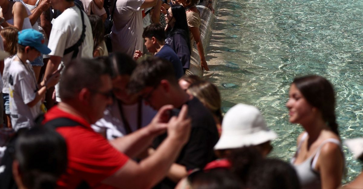 Comment les canoës gratuits aident à lutter contre le tourisme de masse