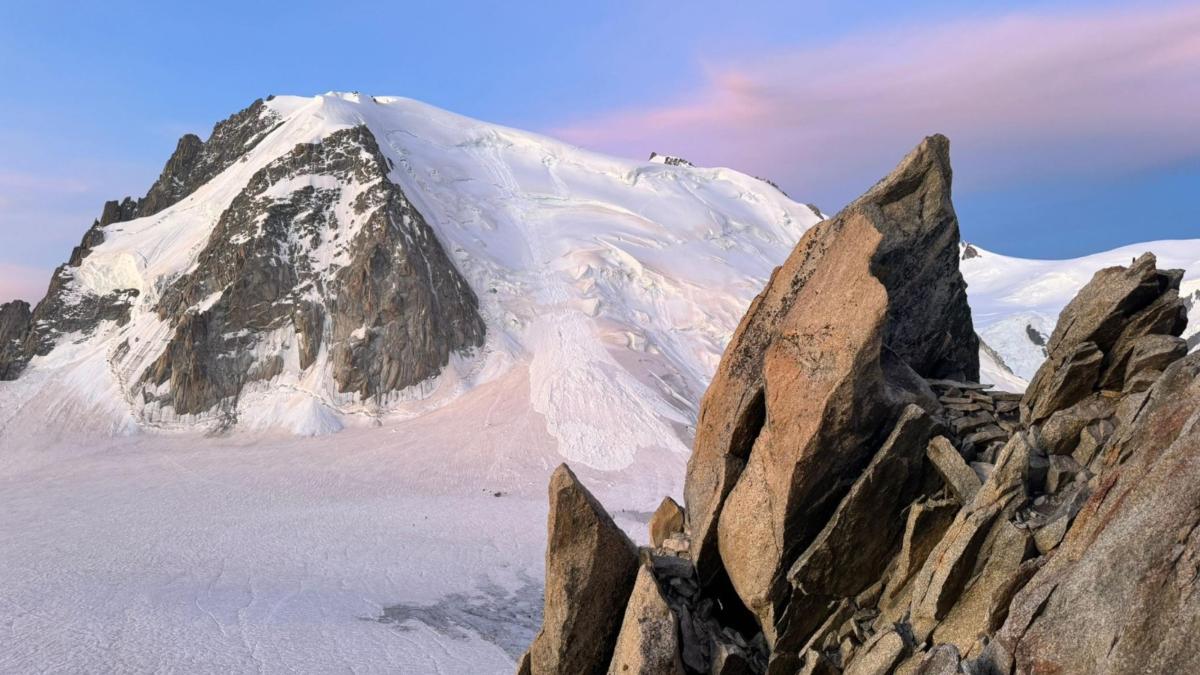 Effondrement tragique du sérac du Mont Blanc : un mort, quatre blessés et deux disparus