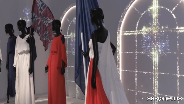 Paris 2024, les robes Dior portées par Céline Dion, Lady Gaga & Co. lors de la cérémonie d'ouverture exposées