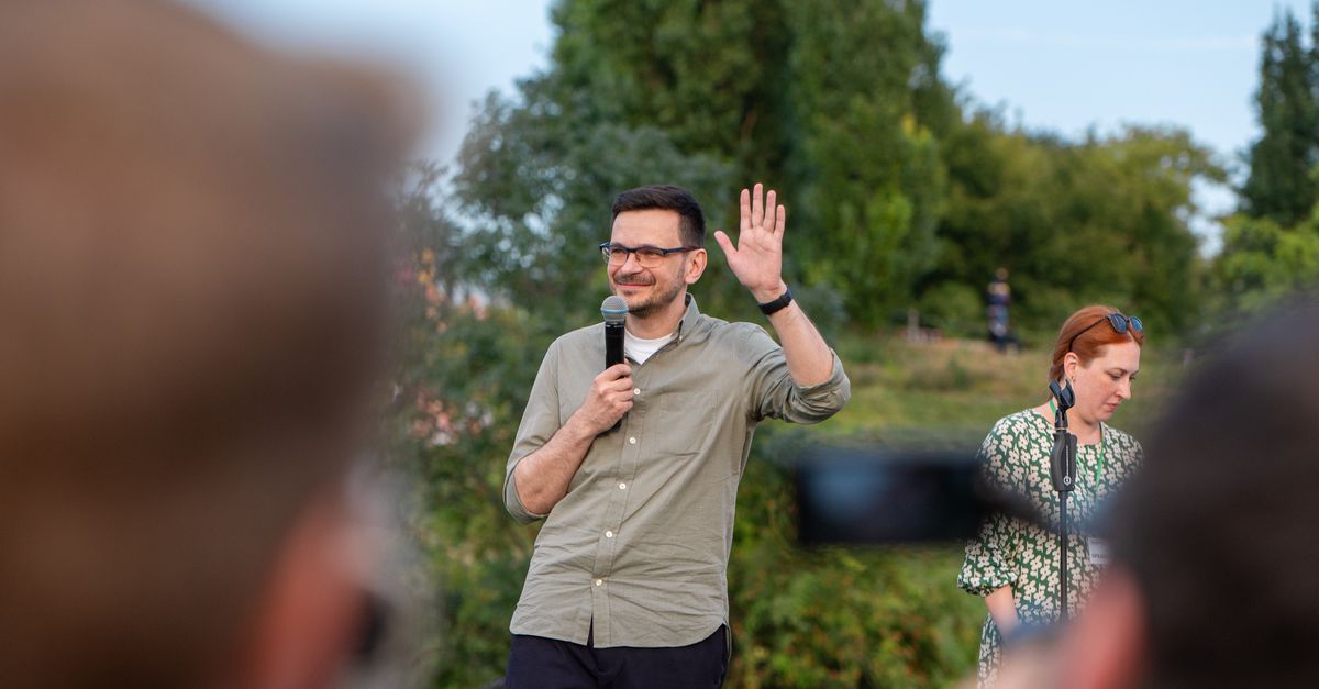 Ilya Yashin, libéré, apporte espoir et amour depuis sa cellule russe dans un parc berlinois