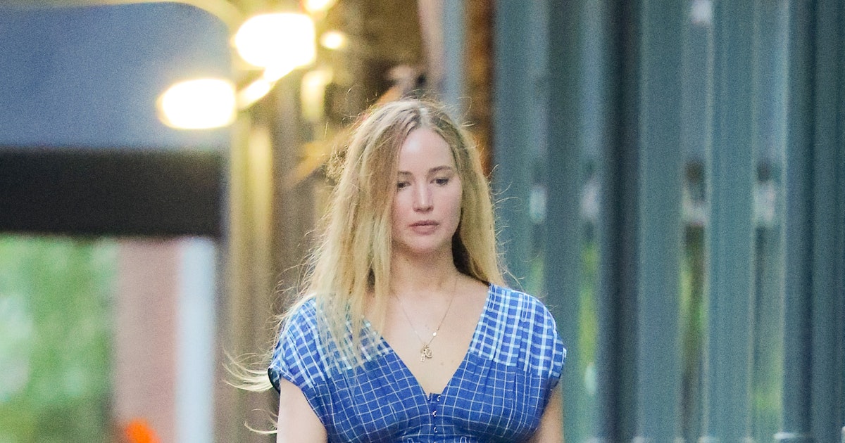 Jennifer Lawrence a donné aux chaussures en gelée une nouvelle version cool