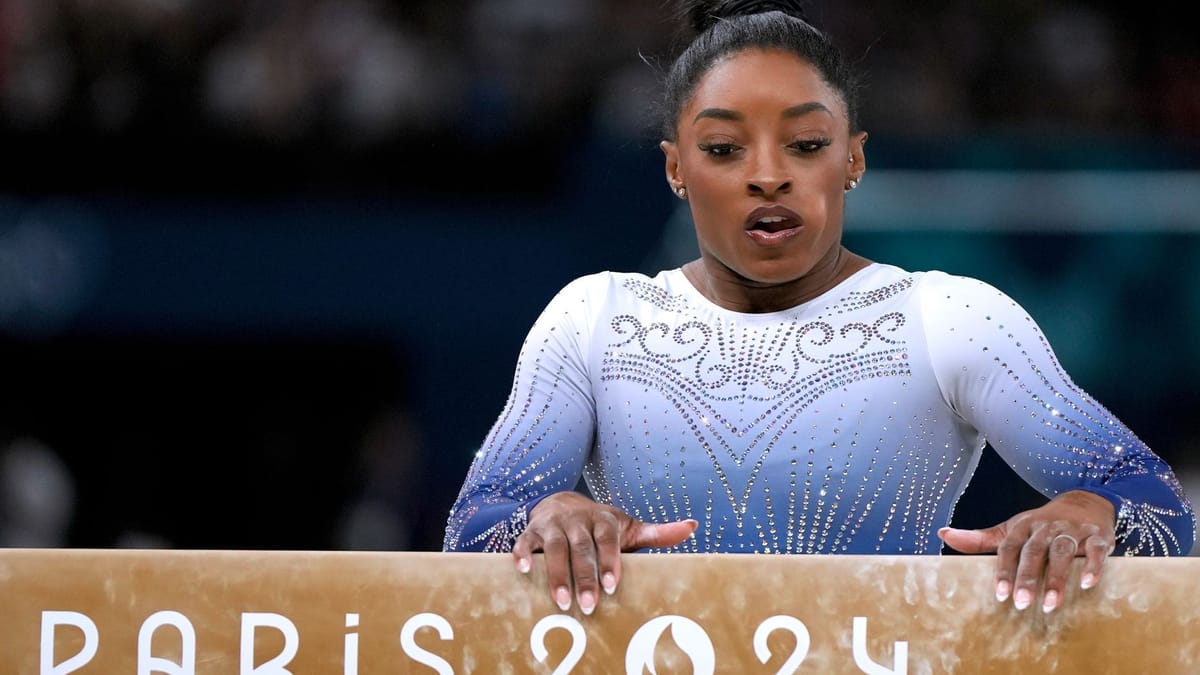 Jeux olympiques : la star de la gymnastique Simone Biles tombe de la poutre – et rate une médaille