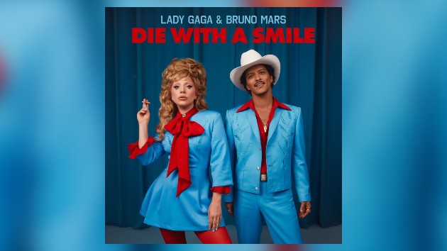 Lady Gaga et Bruno Mars forment un couple de crooners rétro dans la vidéo de leur nouveau duo « Die With a Smile »