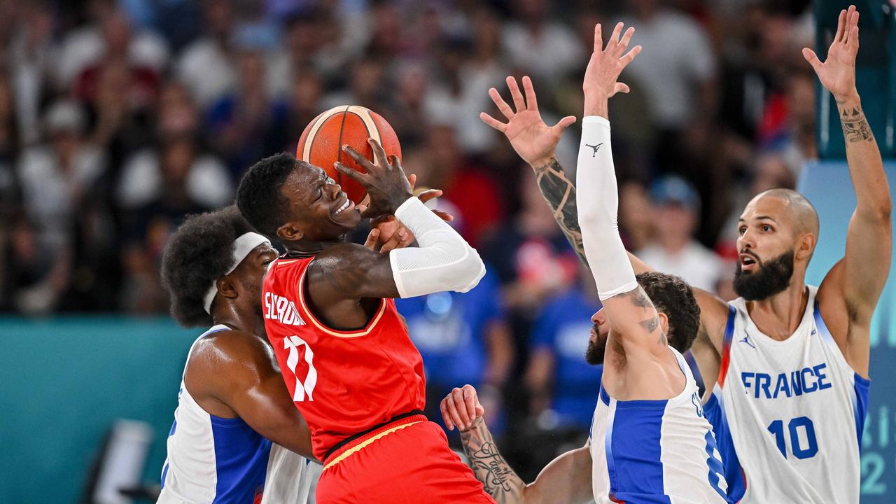 Les basketteurs perdent contre la France et jouent pour le bronze