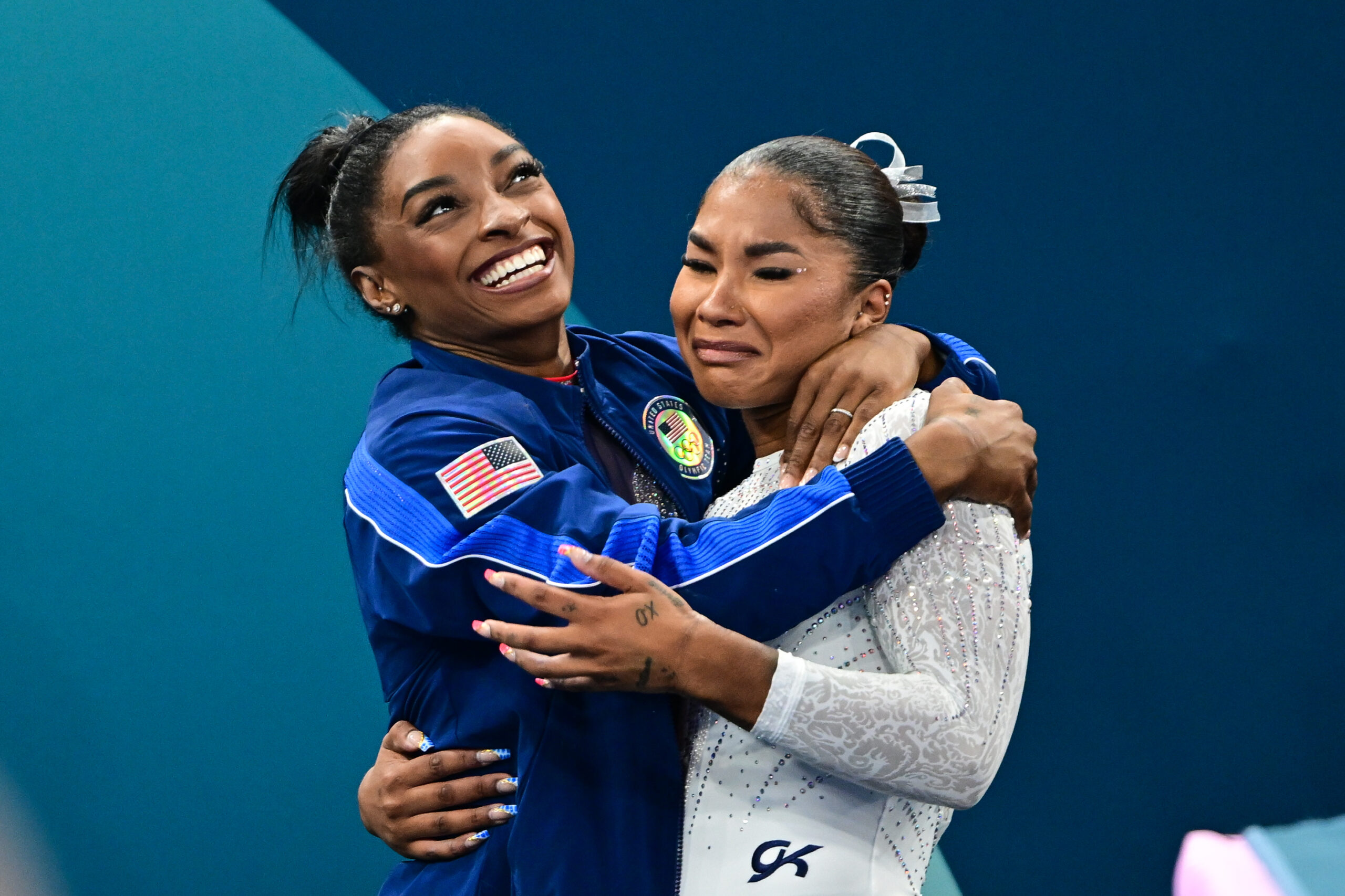 Non seulement parmi ceux qui reviennent sans médaille mais surtout parmi ceux qui en ont remporté une. Une fois les Jeux terminés, le « blues post-olympique » se répand : le choc soudain de ne plus avoir d’objectif clair. Michael Phelps et Simone Biles en ont parlé ouvertement mais beaucoup en souffrent. D’un autre côté, nous aussi souffrons du vide, qui n’avons rien fait d’autre que les regarder