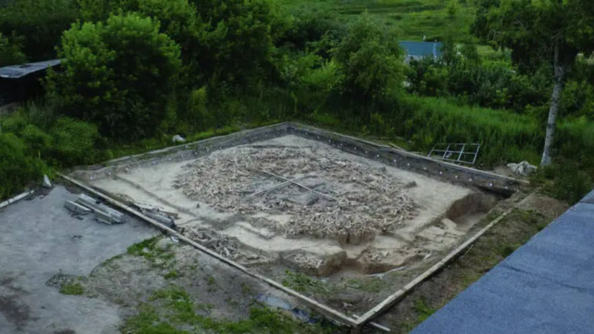 Un mystérieux « palais des os », constitué de restes de mammouths laineux datant de 40 000 ans, a été découvert en Russie