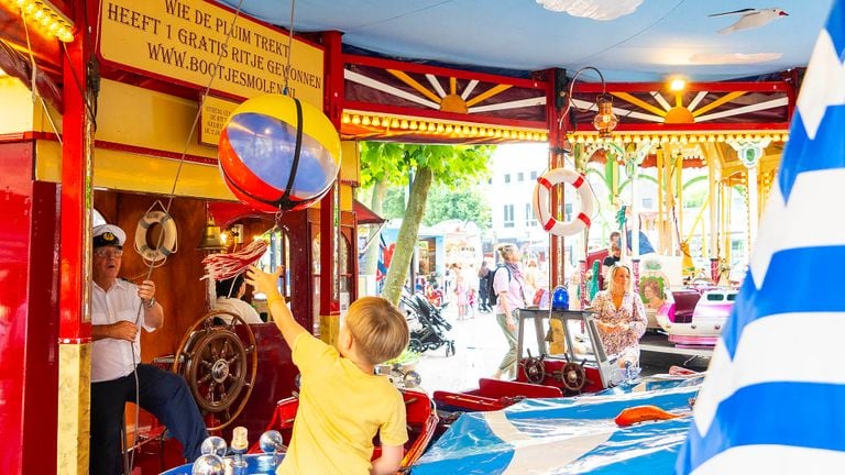 Celui qui reçoit le pinceau gagne un tour gratuit (photo : Gabor Heeres/SQ Vision).