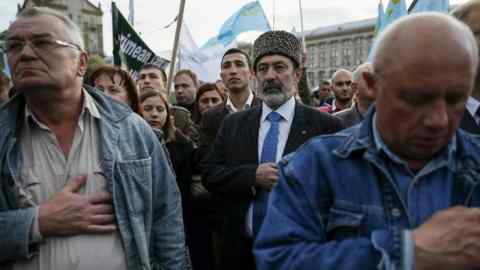 Les Tatars de Crimée participent à un rassemblement commémorant l'anniversaire de leur déportation massive de la péninsule vers des régions éloignées de l'Union soviétique, à Kiev, en Ukraine