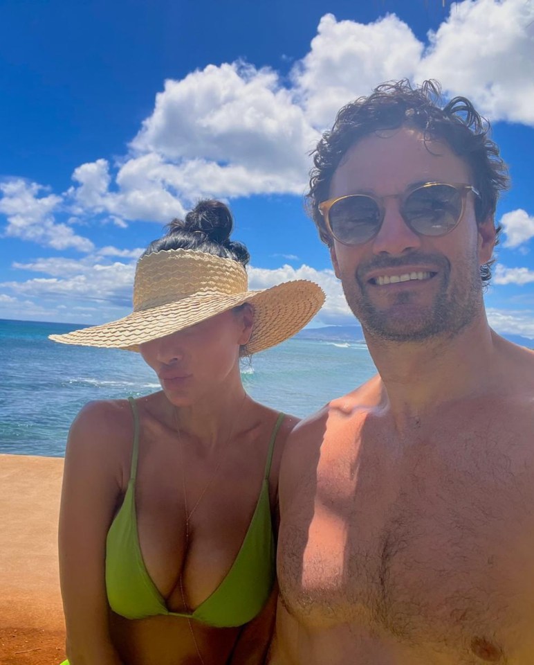 Nicole photographiée dans un superbe bikini vert avec son petit ami Thom Evans