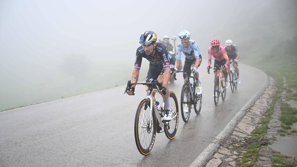 Roglic reste en attente