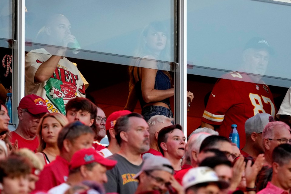 Taylor Swift dans sa suite en regardant les Chiefs de Kansas City le 5 septembre 2024