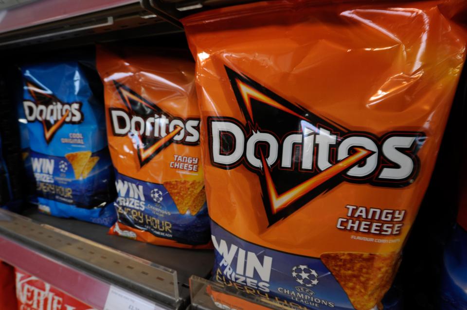 La tartrazine se trouve dans des aliments comme les Doritos américains, les céréales et les boissons énergisantes