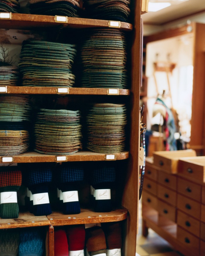 Chaussettes et chapeaux chez Campbell's of Beauly