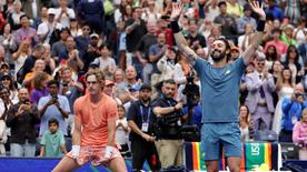 Les Australiens Max Purcell et Jordan Thompson remportent le match contre l'Allemagne en double de tennis.