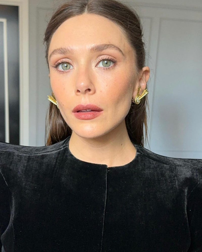   Maquillage rosé d'Elizabeth Olsen