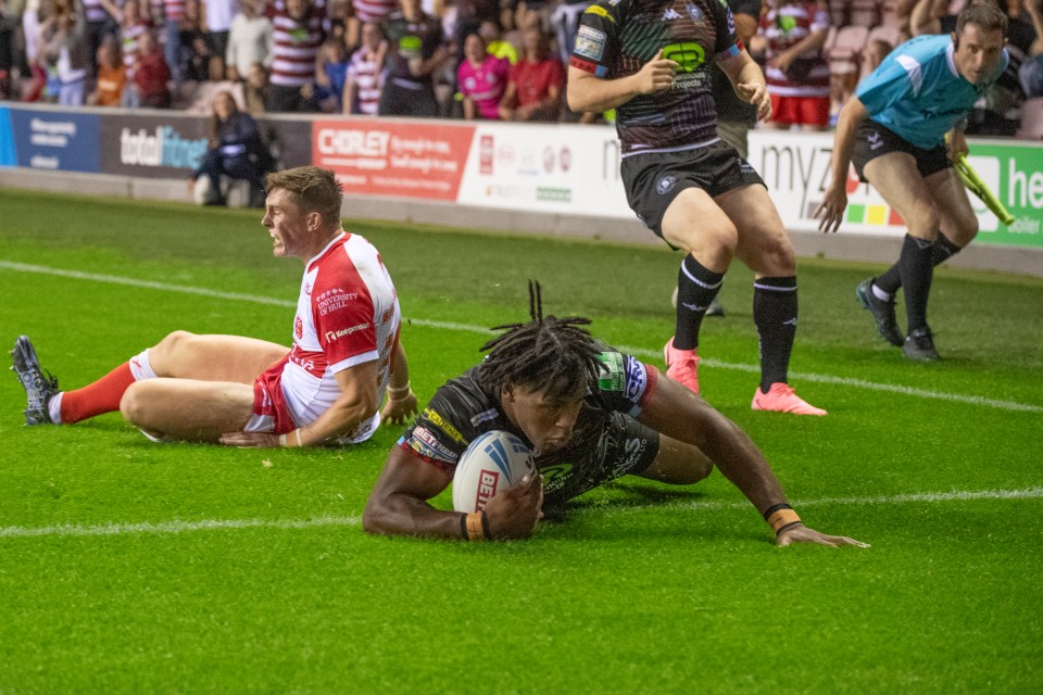 Les performances de Nsemba lui ont valu d'être appelé avant la série contre les Samoa