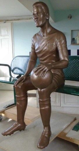 Cette sculpture de Harry Kane est toujours à la recherche d'un foyer en raison de problèmes de sécurité