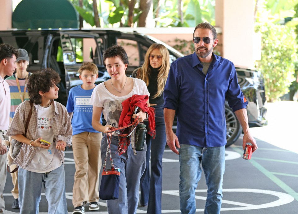 Ils étaient en sortie en famille à l'hôtel Beverly Hills avec leurs enfants