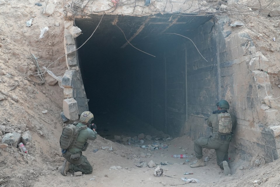 Les forces israéliennes ont nettoyé le réseau souterrain de tunnels sous la bande de Gaza dans le cadre de leur traque des terroristes du Hamas et des otages restants.