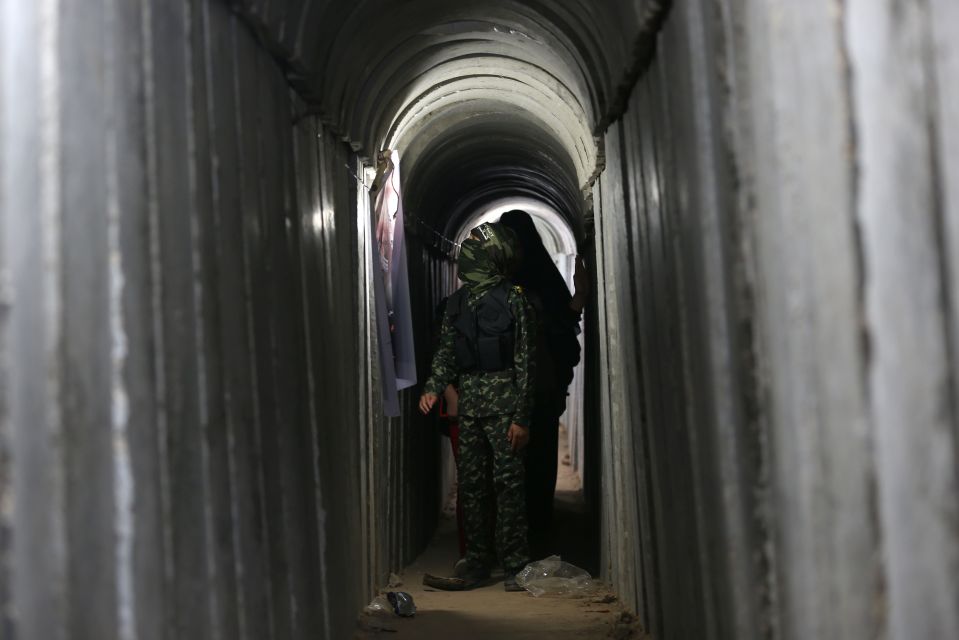 Les tunnels sont renforcés avec du béton