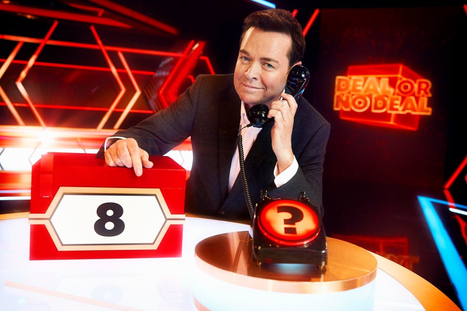 Deal or No Deal est de retour pour 100 épisodes avec Stephen Mulhern aux commandes