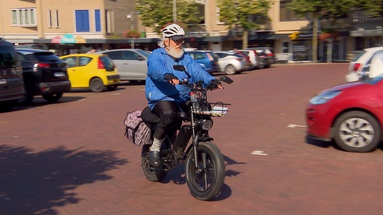 Jan sur le fat bike à Reusel.