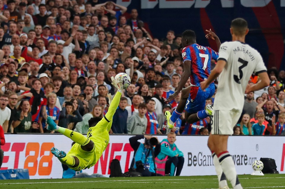 Onana a réalisé un superbe double arrêt pour garder sa cage inviolée à Selhurst Park