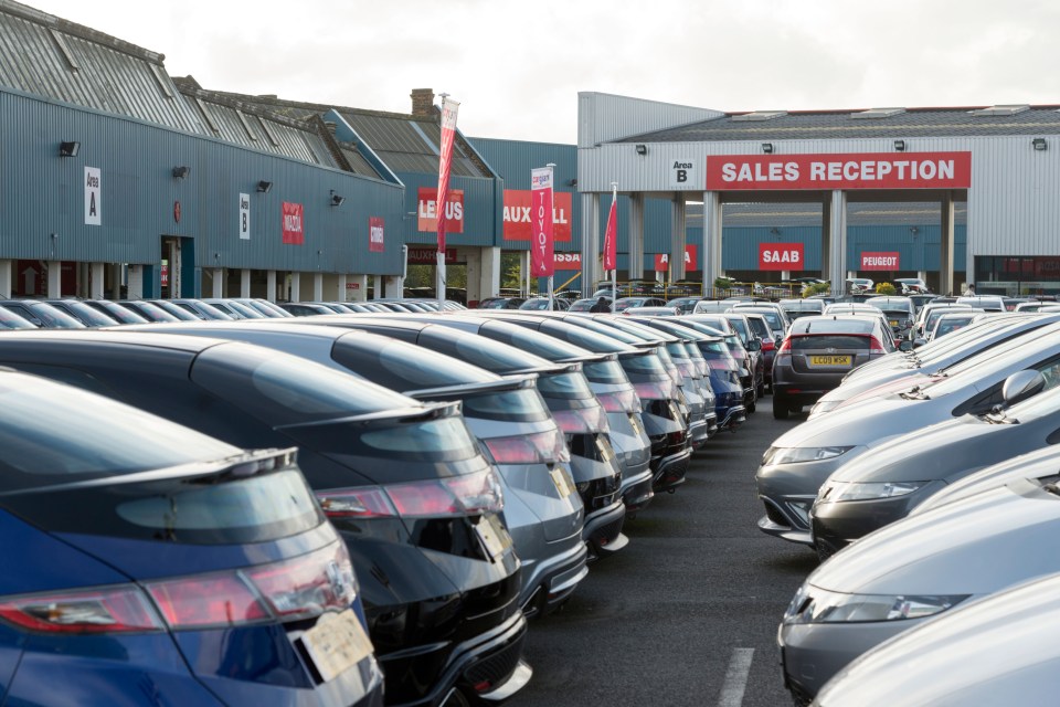 L'expert travaille à tous les niveaux dans les concessions automobiles depuis 43 ans