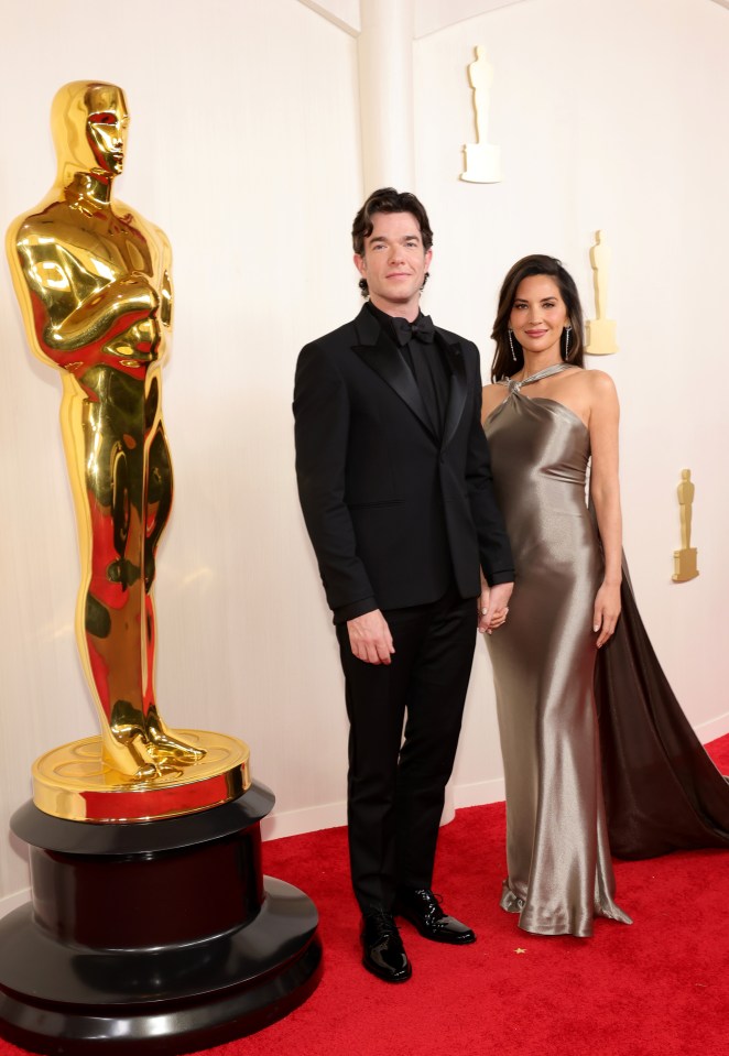 Olivia et John Mulaney ont assisté ensemble à la 96e cérémonie annuelle des Oscars