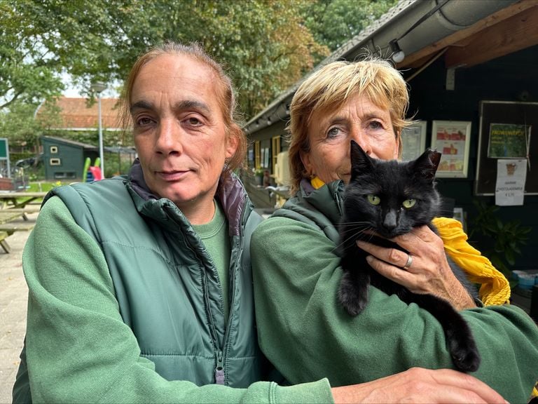 Mireille van Gils et Irene Bonte du zoo pour enfants De Sik.