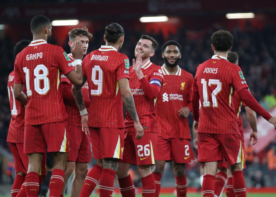 Liverpool, tenant du titre, a inscrit cinq buts contre West Ham pour se qualifier