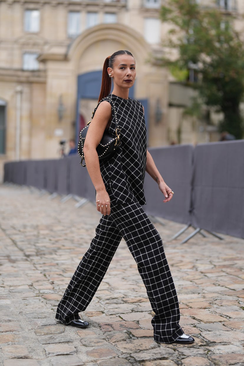 looks beauté street style de la fashion week de paris printemps/été 2025 