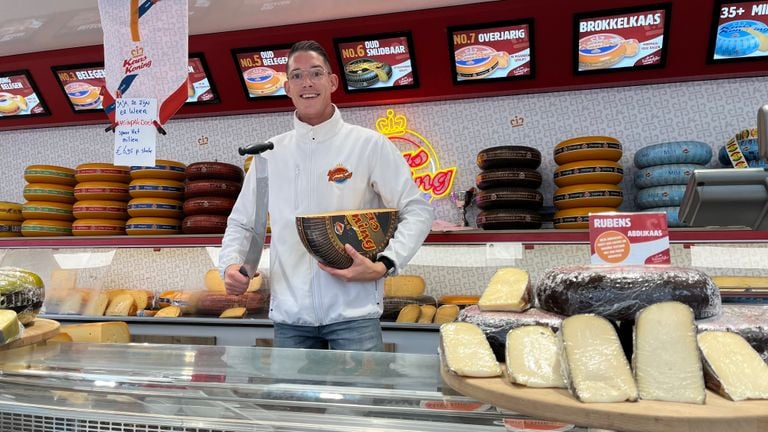 Boy Betrums de Kaaskoning est autorisé à entrer dans le centre-ville avec son bus jusqu'en 2028 (photo : Megan Hanegraaf).