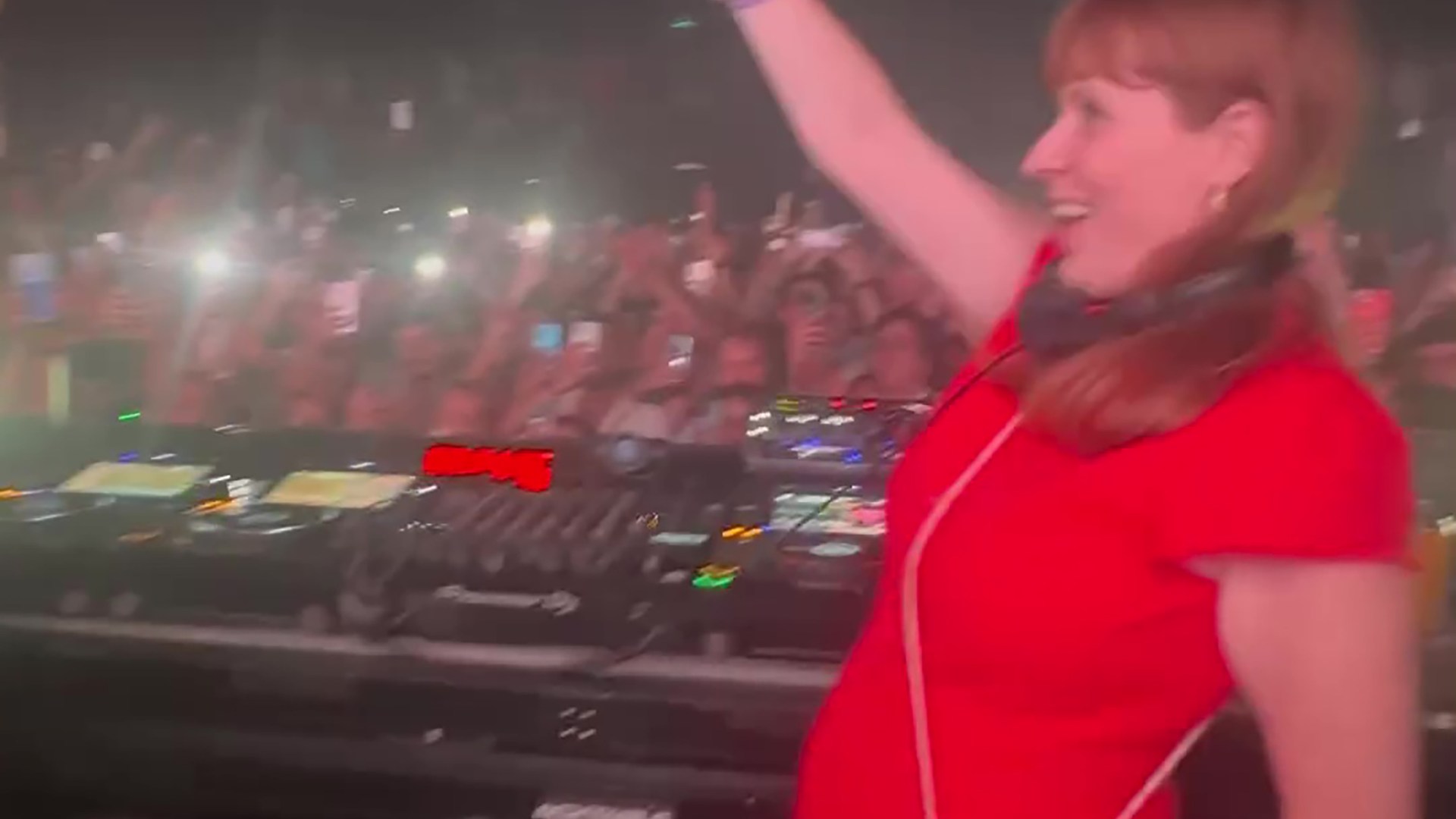 Angela Rayner rejette les moqueries sur sa session à Ibiza et dit : « Je suis de la classe ouvrière… J’aime danser »