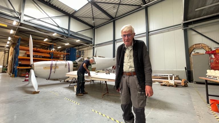 Ferd avec le Spitfire (photo : Raymond Merkx).