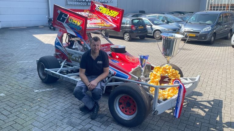 Deux grandes coupes pour Geert-Jan, vainqueur de la Coupe du Monde Stockcar F1