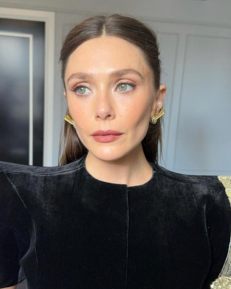 Maquillage rosé d'Elizabeth Olsen