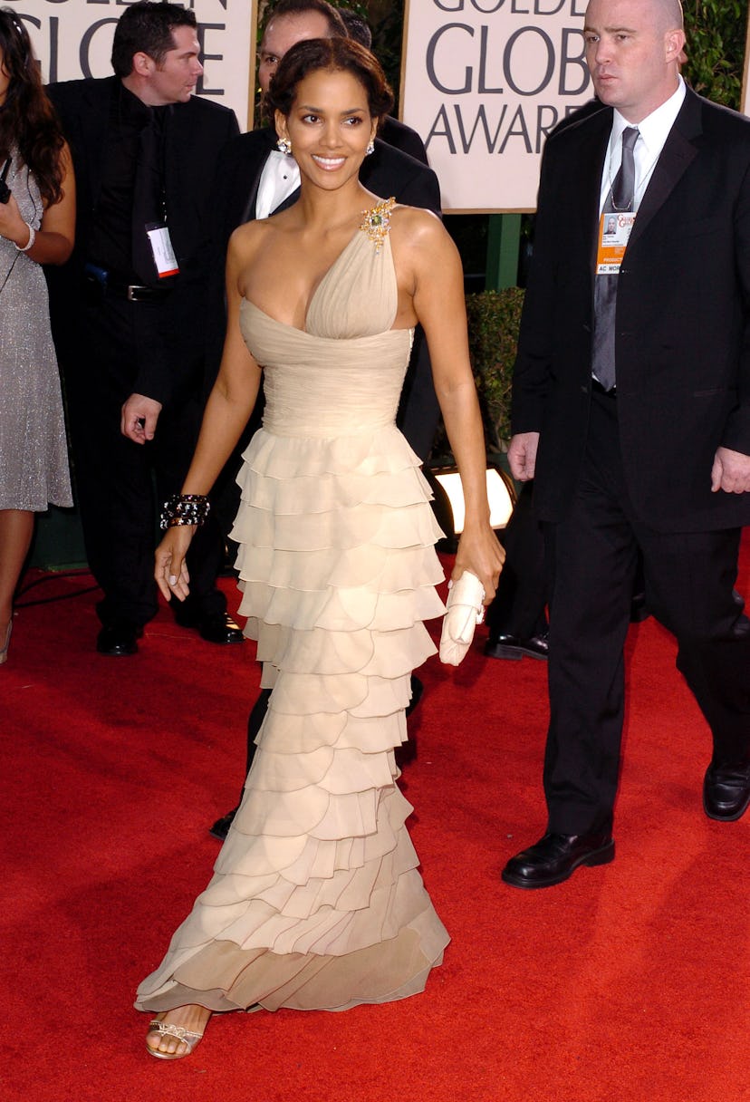 Halle Berry assiste à la 62e cérémonie annuelle des Golden Globe Awards