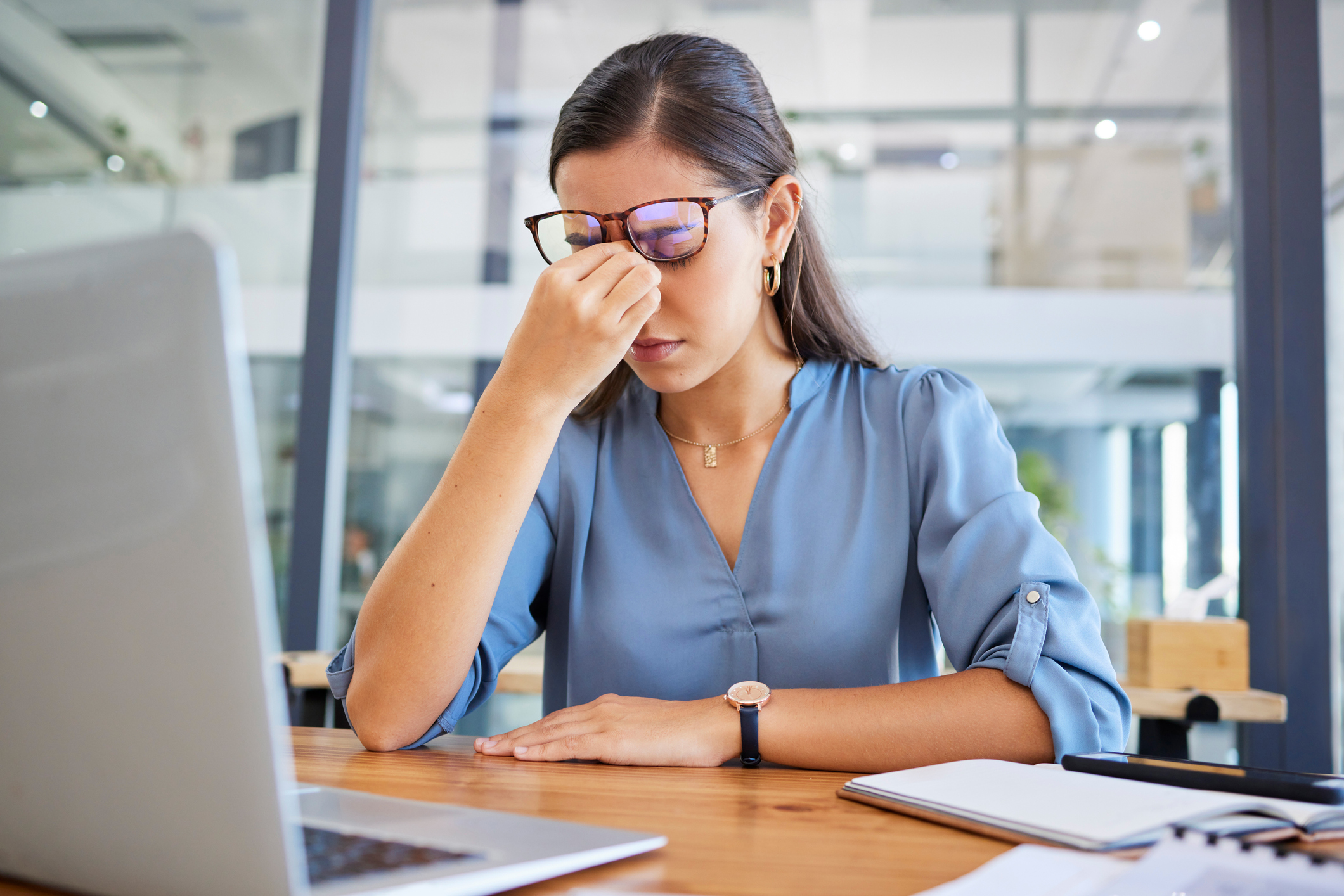 Les yeux fatigués ? Qu’est-ce que le syndrome de vision par ordinateur et comment l’atténuer