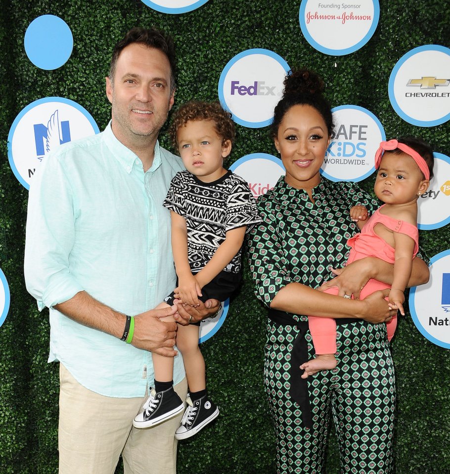 Adam Housley avec sa femme Tamera Mowry et leurs enfants