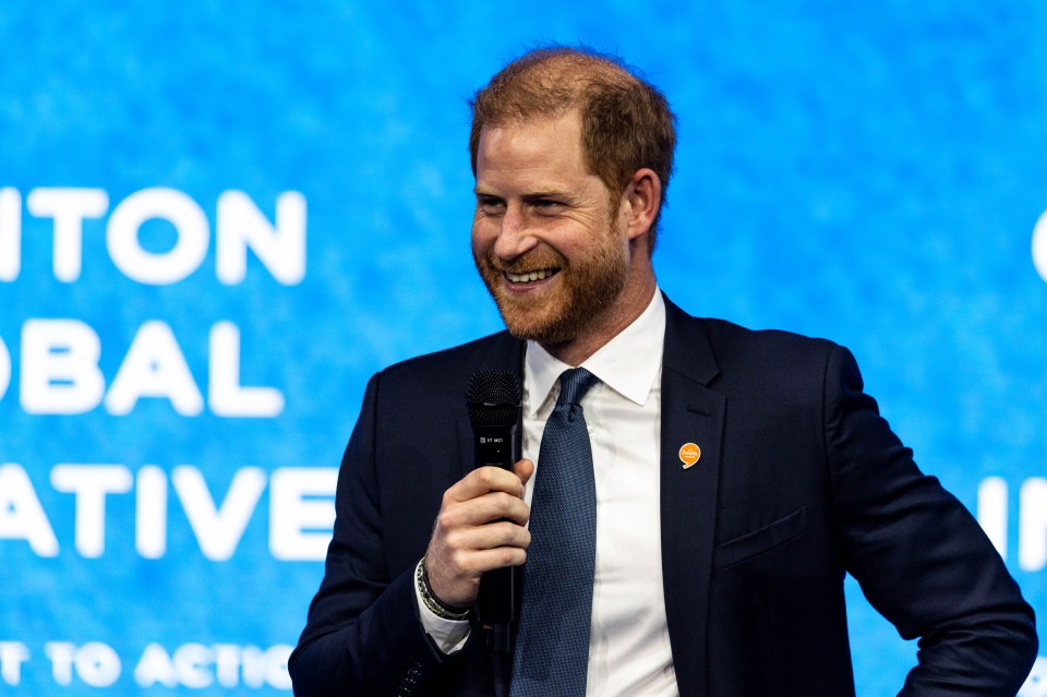 Le prince Harry parle de l'impact des médias sociaux sur la santé mentale des enfants lors de la Clinton Global Initiative le 24 septembre à New York.