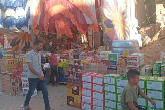 Un stand ponctuel dans ce qui était autrefois le principal marché de Khan Younis