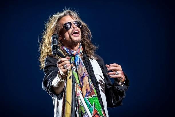 Steven Tyler avec Aerosmith en direct au Swedish Rock Festival 2017