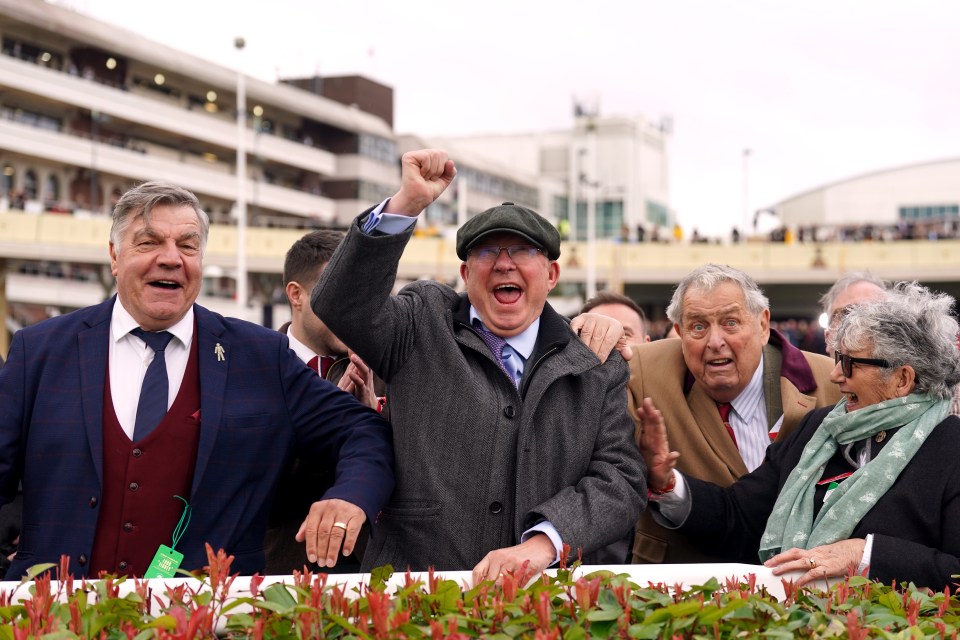 Il y a eu des scènes brillantes à Cheltenham lorsque Sir Alex a marqué deux vainqueurs