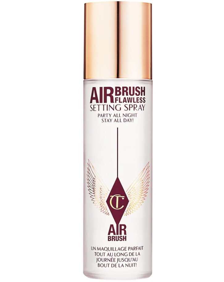 Le spray fixateur impeccable Airbrush de Charlotte Tilbury coûte 32 £