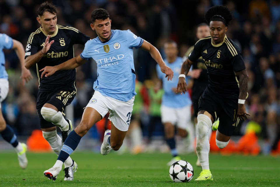 Matheus Nunes a inscrit deux des buts de City et a marqué sur penalty